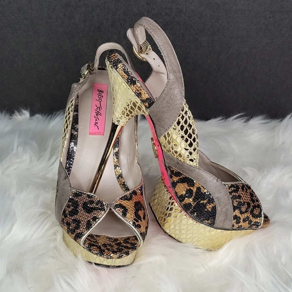 BETSEY JOHNSON Twanty‎ Slingback Pumps Size 6.5